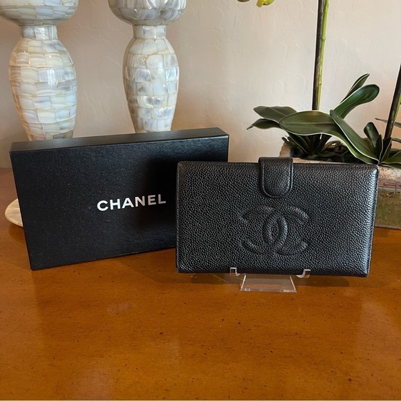 CHANEL CC Logo Black Caviar Skin Frame Kisslock Purse Long Bifold Wallet - Picture 1 of 9